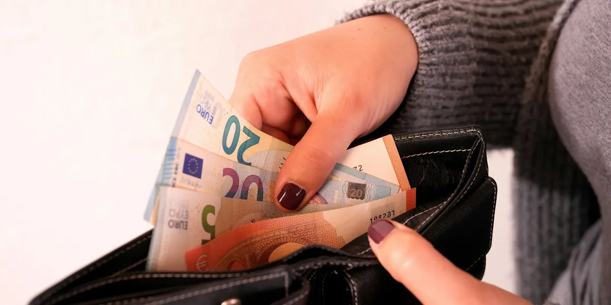 Risparmiare Bolletta Luce: 10 Modi Efficaci 2026